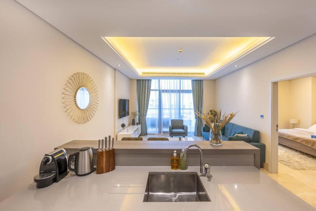 Cozy Beachfront 1 Bedroom Apartment - The 8 Дубай Экстерьер фото